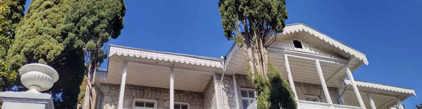Алупка. Вдоль по улице Воронцовской или новая жизнь на старый лад