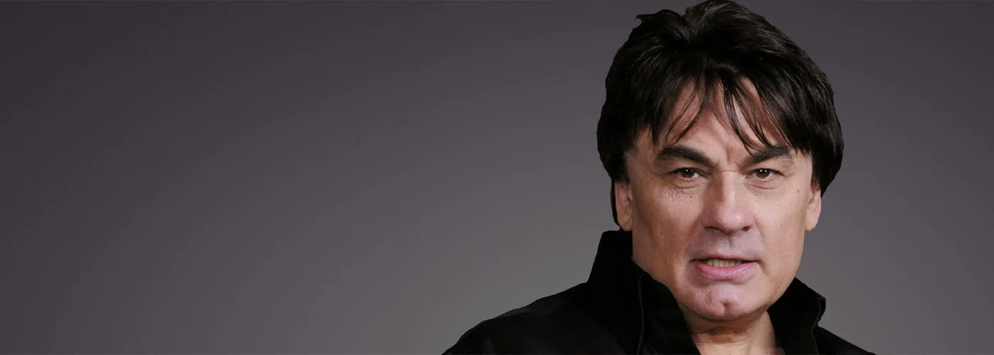 Александр Серов