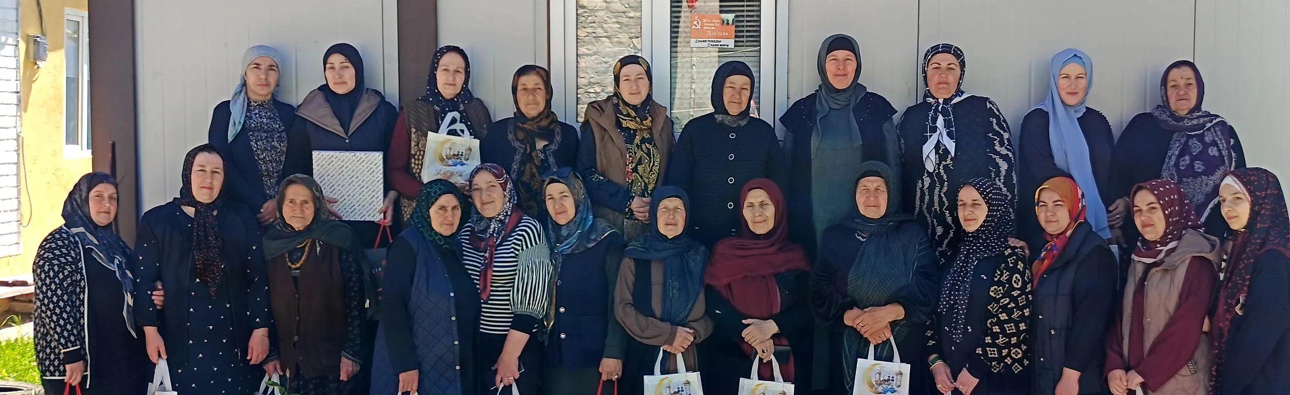 Лица и истории: выставка ко Дню бабушек и дедушек