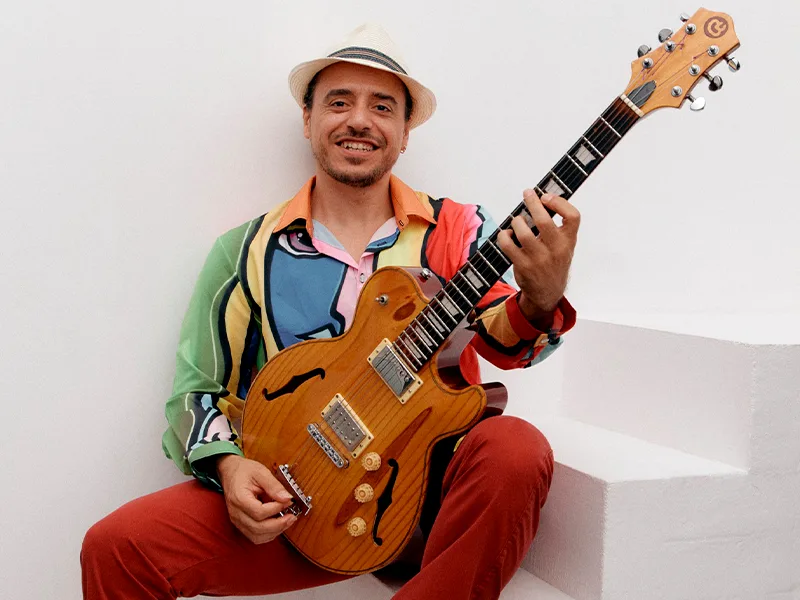 Joander Santos (гитара, вокал / Бразилия) & New Centropezn Jazz Quartet