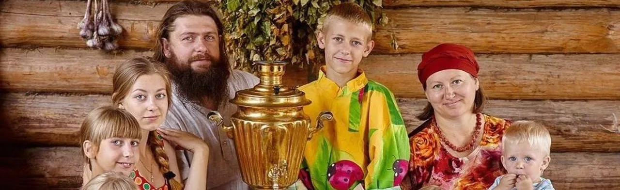 Всё начинается с семьи: Программа