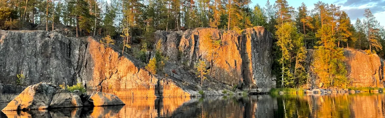 Удивительная Карелия: водопады, хаски, олени, водная прогулка по Ладожским шхерам на ладье, посещение рыбной фермы.