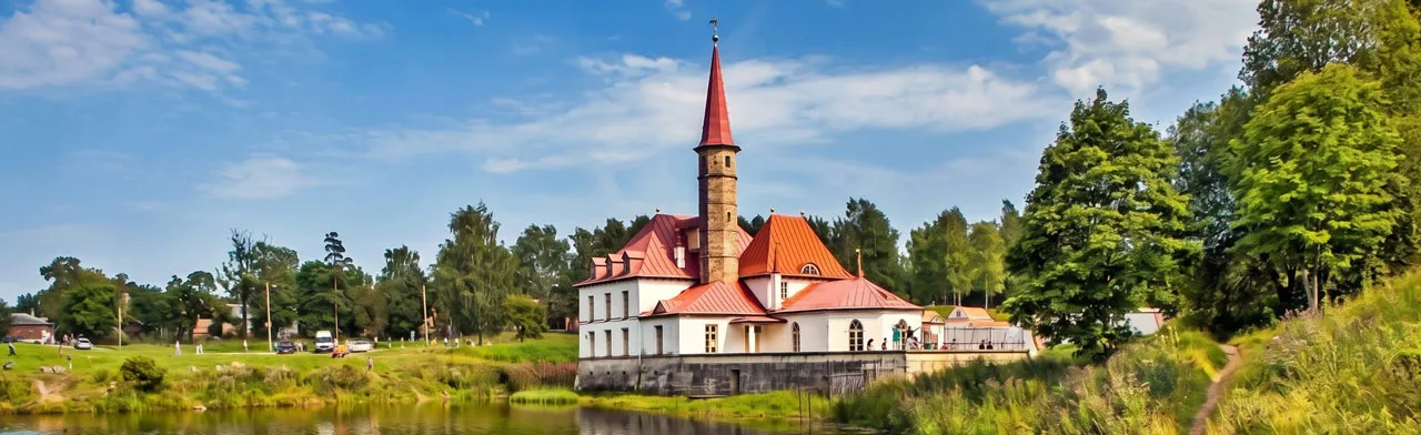 Экскурсия в Гатчину из Петербурга: 2 дворца, парк, всё включено