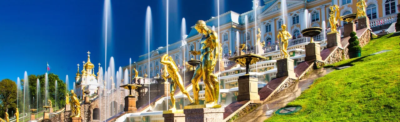 В Петергоф из Петербурга: Большой дворец, 200 фонтанов и морской бриз. Все включено