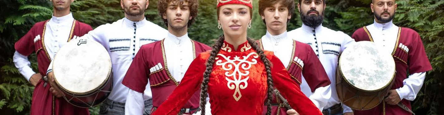 «Аланский вечер»: этно-программа с ужином и обзорной экскурсией (на выбор)